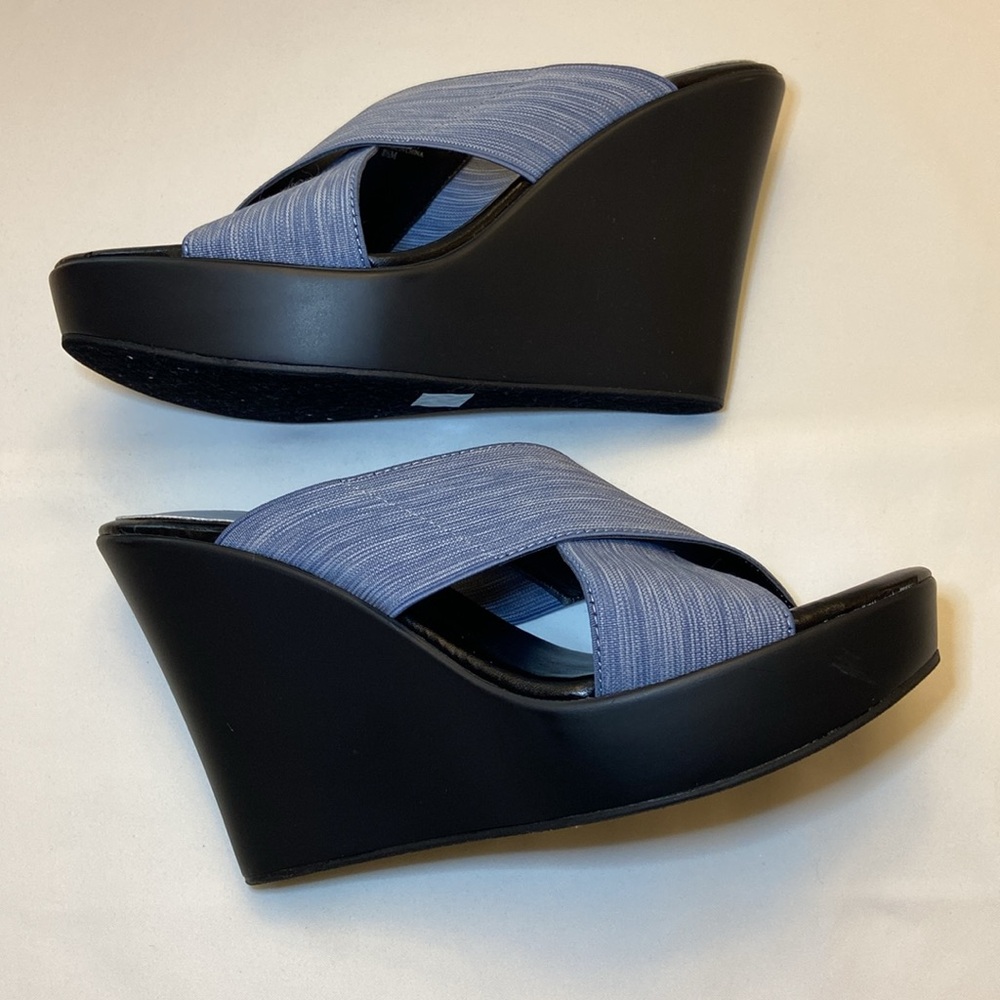 Charles by Charles David Denim blue wedge heel slide 8.5M